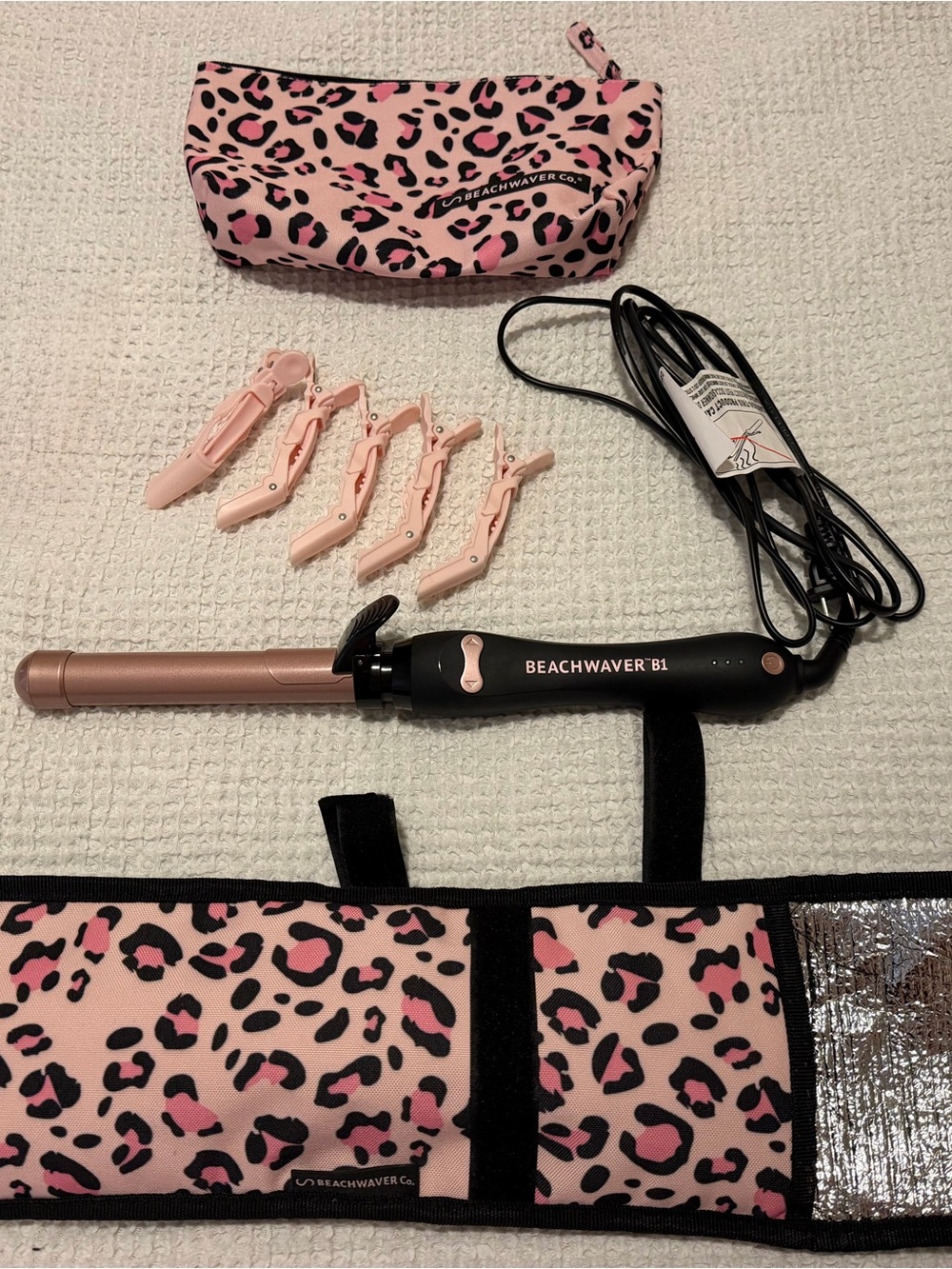Beachwaver B1 1-inch curling iron and matching accessories bundle 🎀